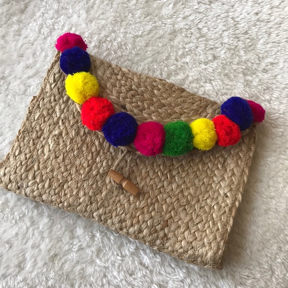 America & Beyond Handmade Pom Pom Beach Clutch Bag - Picture 5 of 8